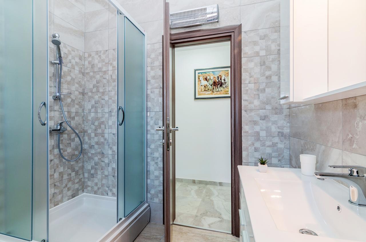 Apartment Tony With Private Pool Sukosan Luaran gambar